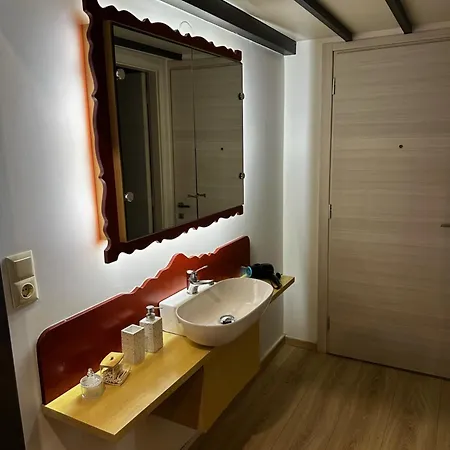 Loft De Luxe, *